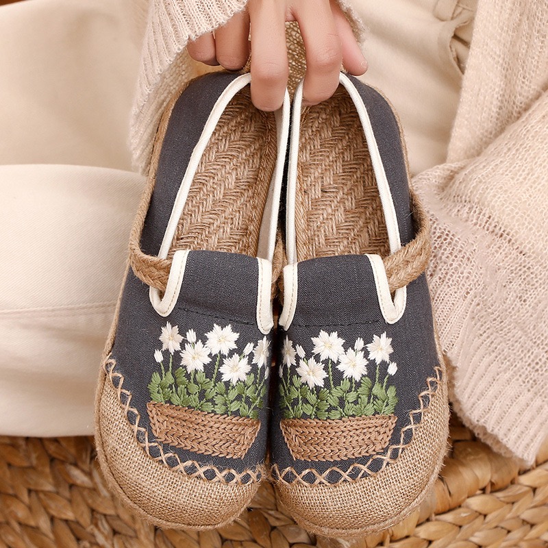 Veowalk-女性用の花が刺繍された手作りのキャンバスシュ - Sneaker Vegan のレビューと価格